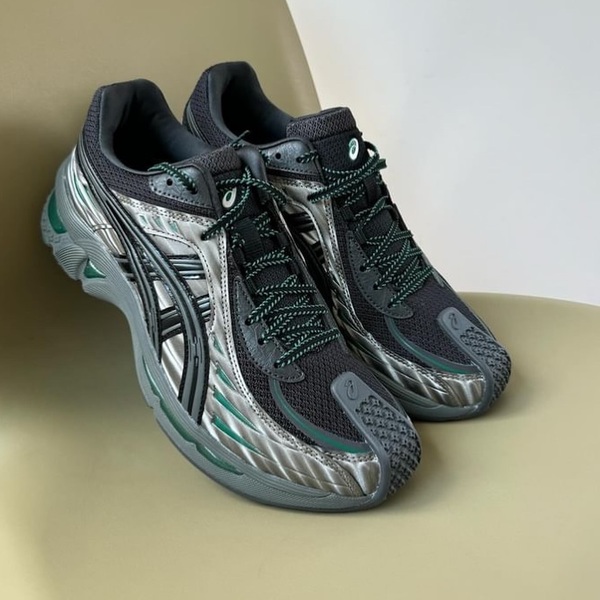 Kiko Kostadinov x ASICS GEL-FLAMMAE - A futuristic Kiko Kostadinov x ASICS GEL-FLAMMAE - A futuristic